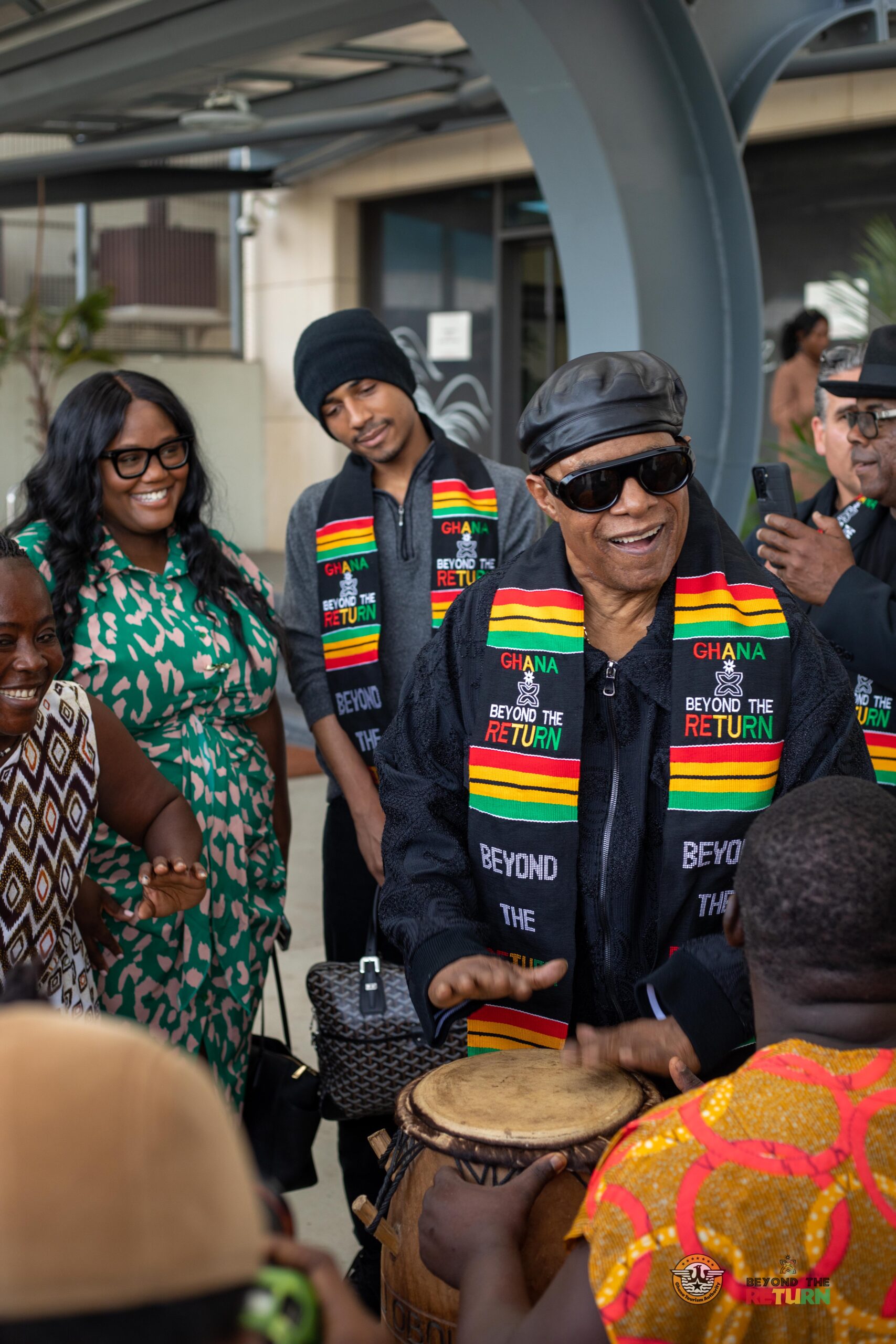 Read more about the article Stevie Wonder Arrives in Ghana!